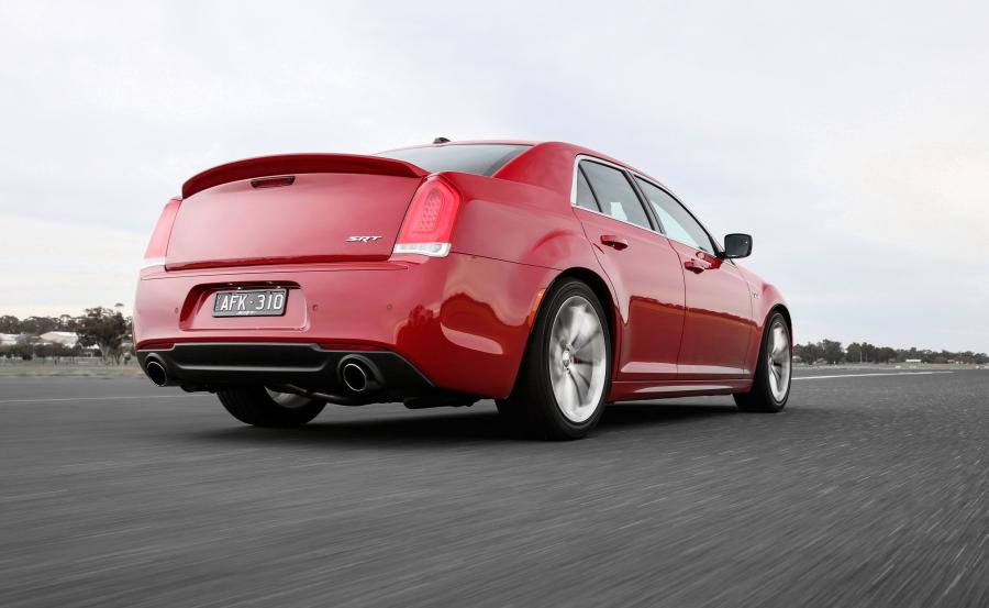  Chrysler 300 SRT (LX2) 2015 года  (AU) (фото 17 из 31)